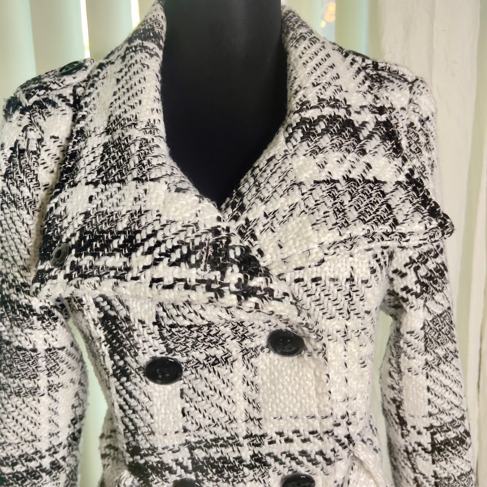 Iz Byer Black and White Trench Coat - Picture 4 of 12